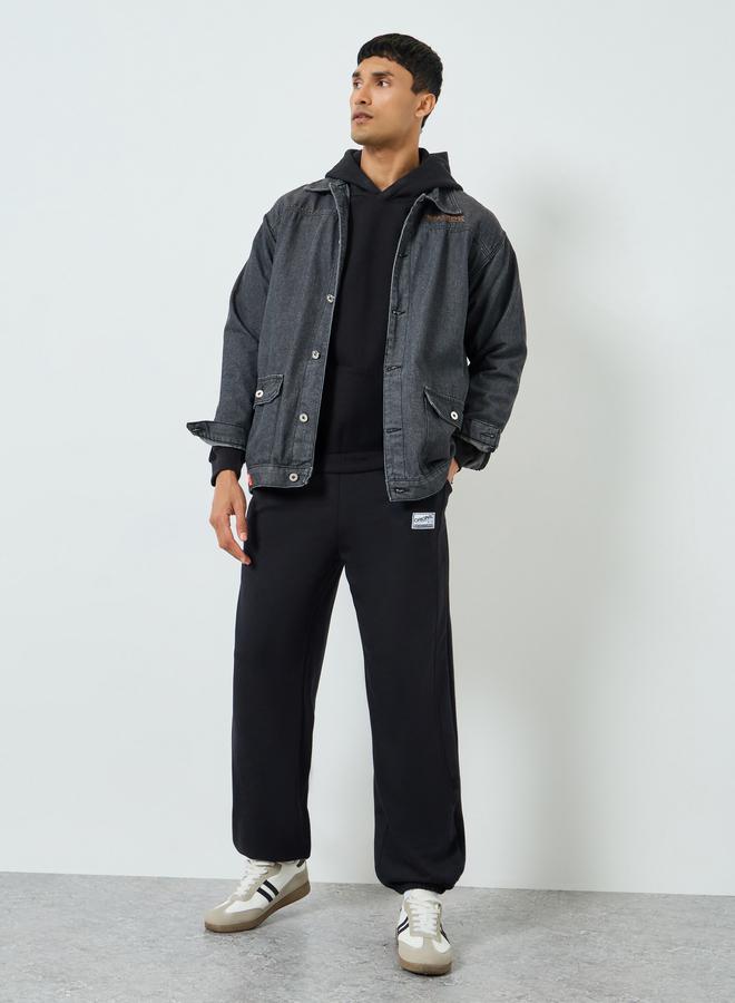 ستايلي بنطال جوغر بحافة مطاطية وشعار وقصة مريحة - Image 1